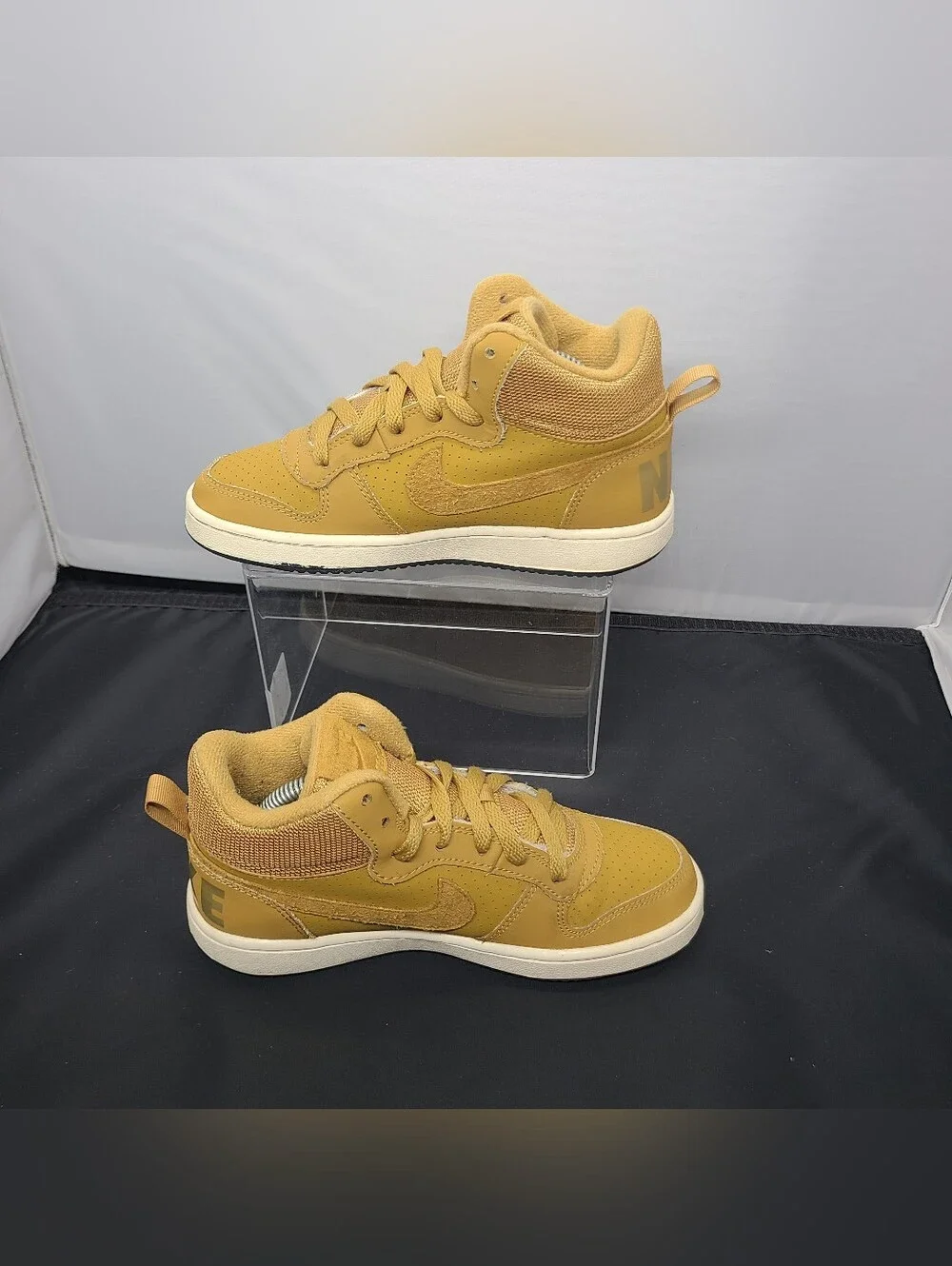 Nike Court Borough Mid GS 'Wheat' light brown kids size 3.5Y